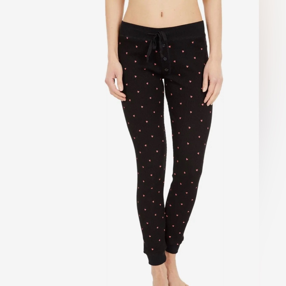 Revolve Plush Women’s Black Thermal Pajama With Red Hearts + Scrunchie Set - Picture 4 of 6